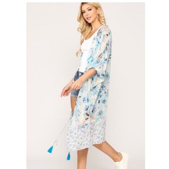 Bue and white kimono - Picture 3 of 7